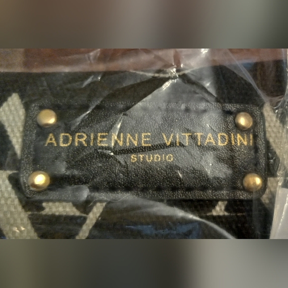 Adrienne Vittadini canvas weekender - Picture 3 of 4